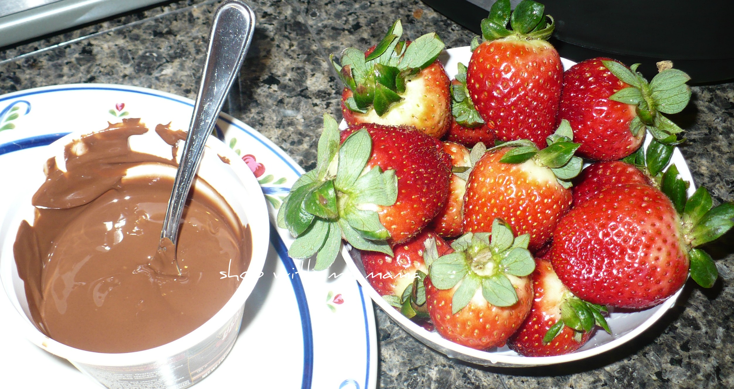 Homemade Valentines Day Cards And Chocolate Covered Strawberries 