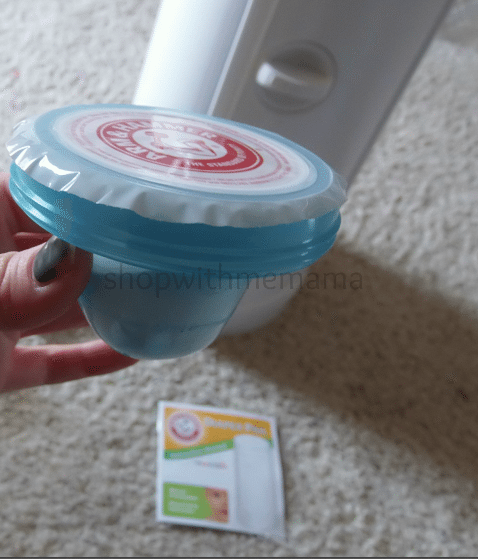 Keep The Nursery Fresh Smelling With The Munchkin Arm and Hammer Diaper Pail