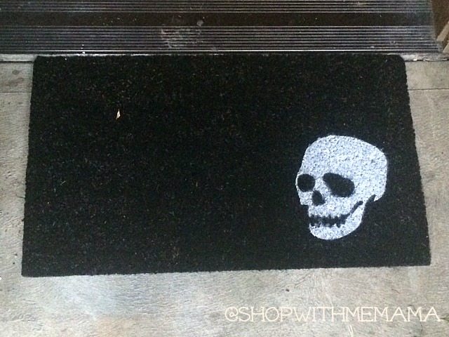 creepy white skull doormat halloween