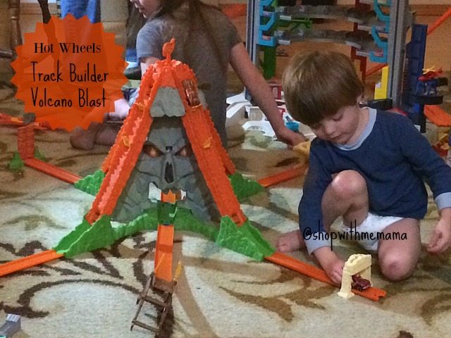 Hot Wheels Track Builder Volcano Blast