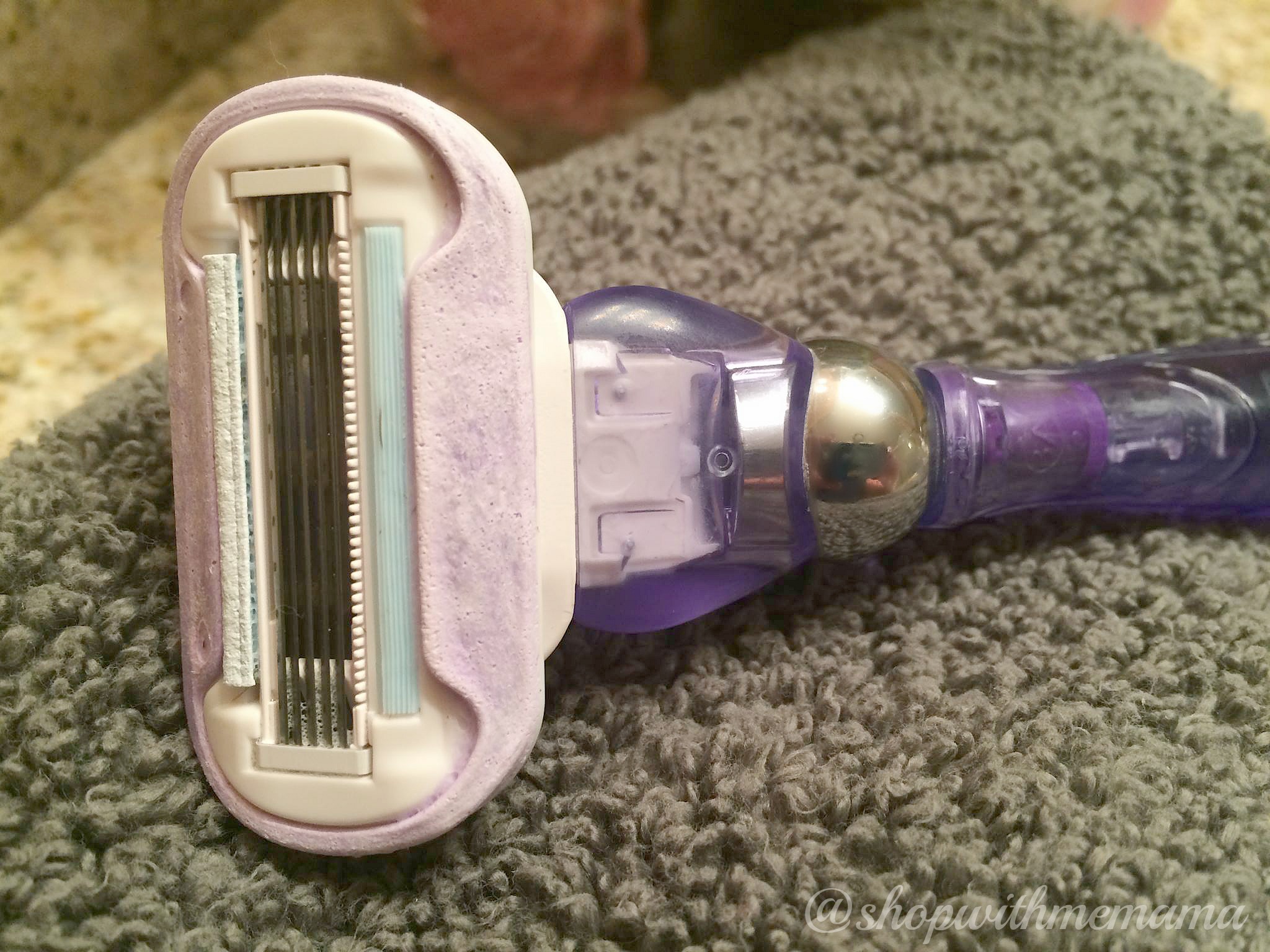 Venus® Swirl Razor