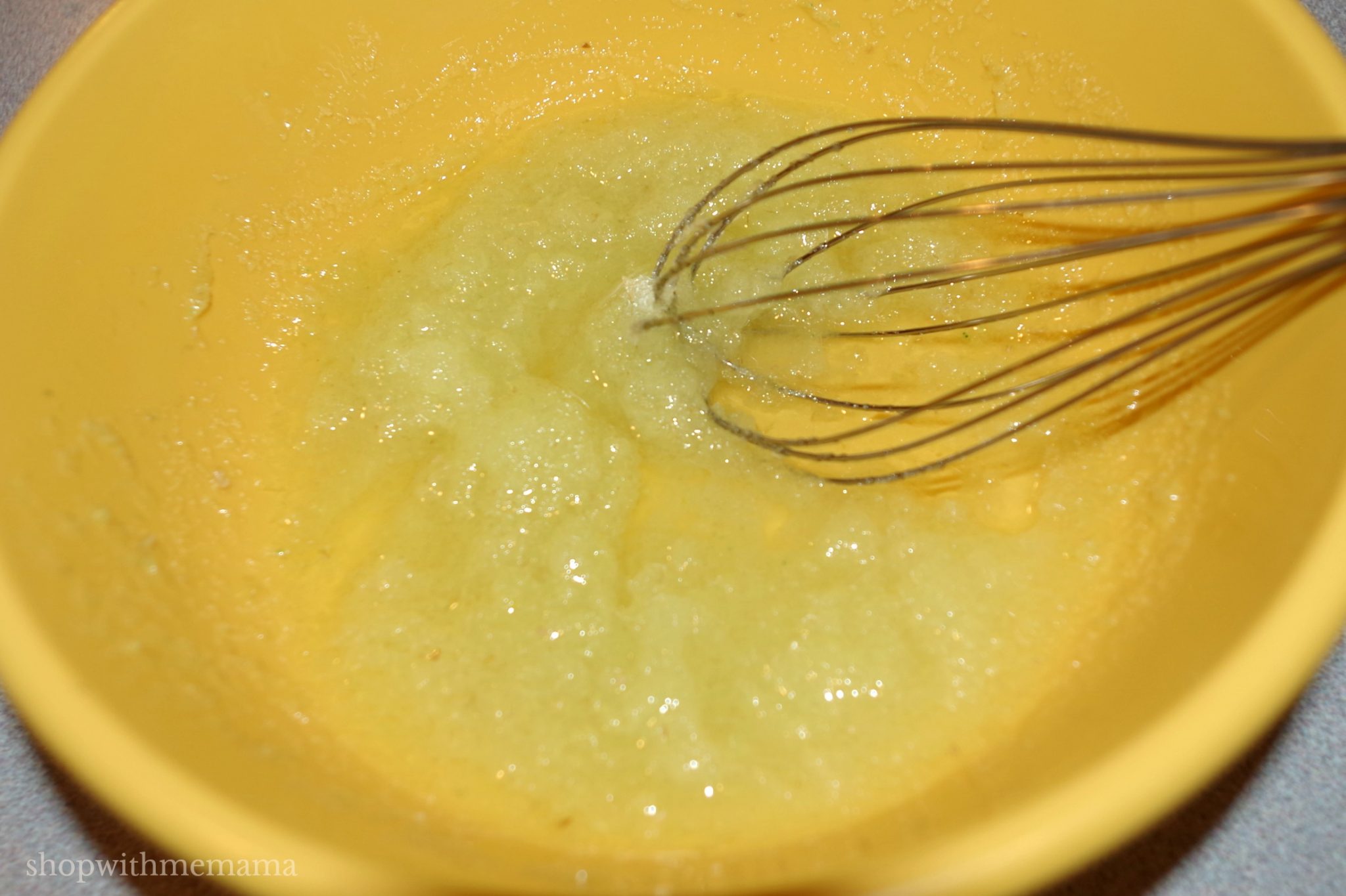 5 Steps To Making Your Own Ginger And Lemon Sugar Scrub!