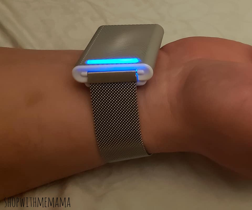 This bracelet promises to cool you down in just a few minutes