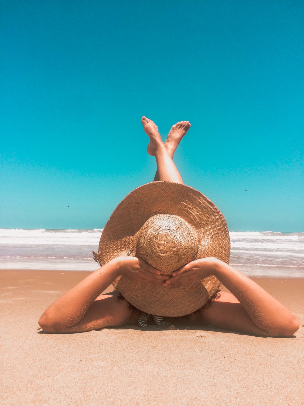 relax on beach