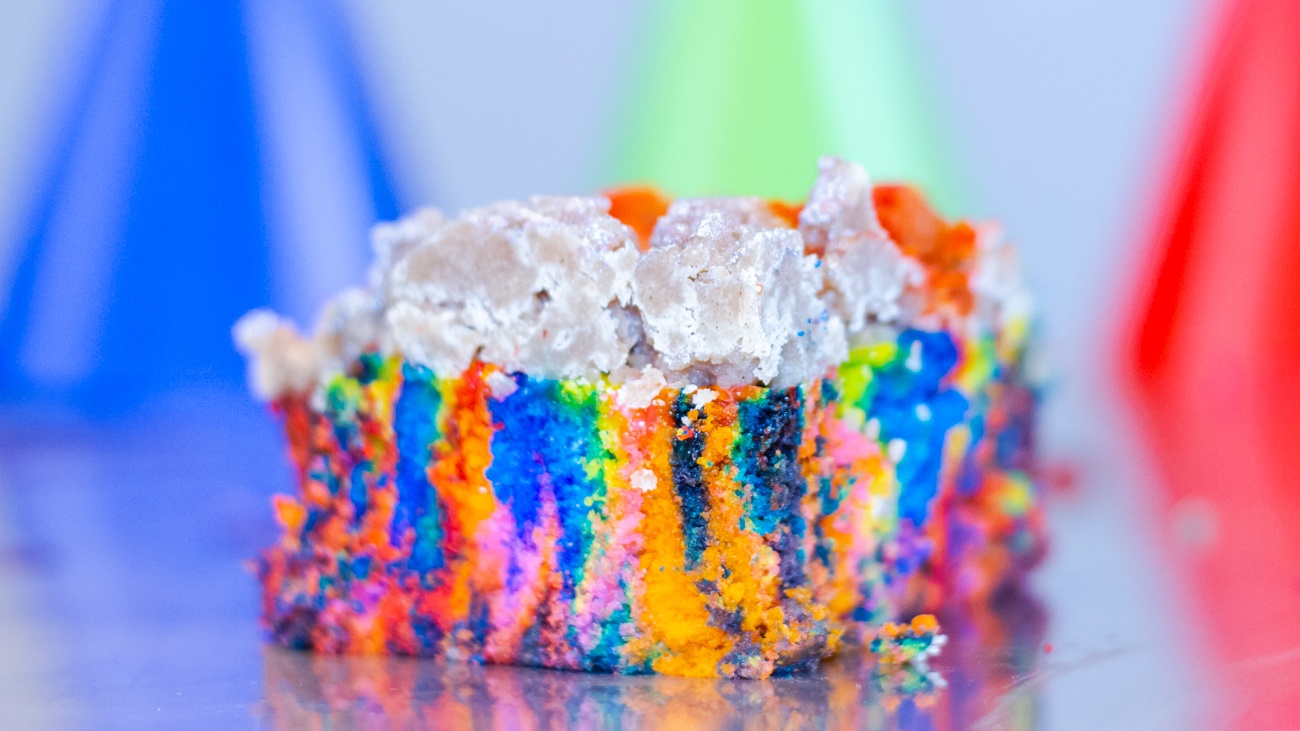 birthday cake crumb cake