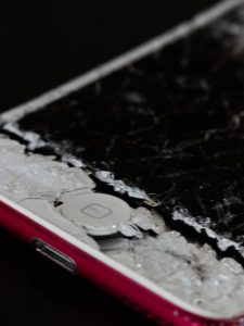 cropped-broken-iphone.jpg