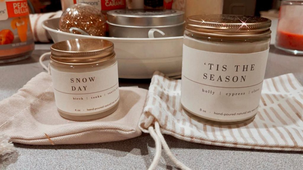 Vellabox: Snow Day & 'Tis the Season candles for your home!