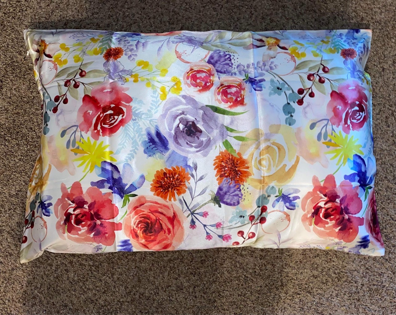7 Benefits of Using a Silk Pillowcase 7 Benefits of Using a Silk Pillowcase