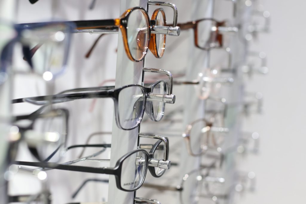 Emergency Eyewear: 7 Situations Where Same-Day Glasses Save the Day