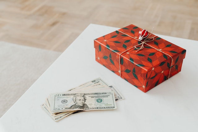 A Savvy Shopper's Guide to Extra Savings During the Holidays