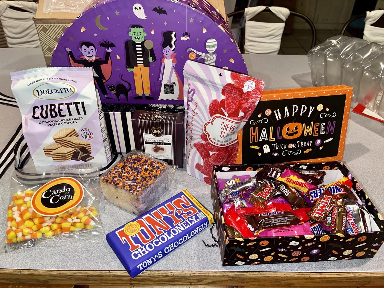 Best Halloween Candy Gift Ideas - Shop With Me Mama