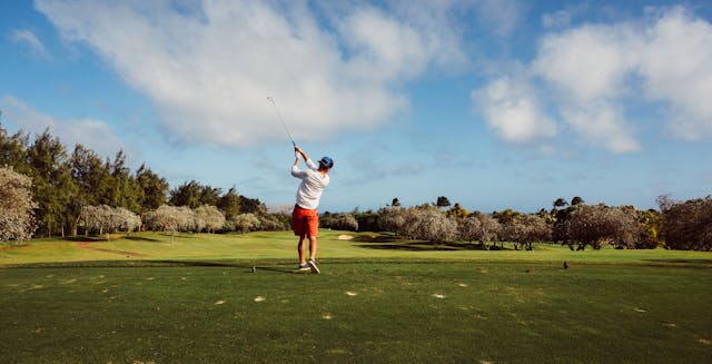 Feel Good, Play Better: Ultimate Guide to Comfortable Golf Wear
