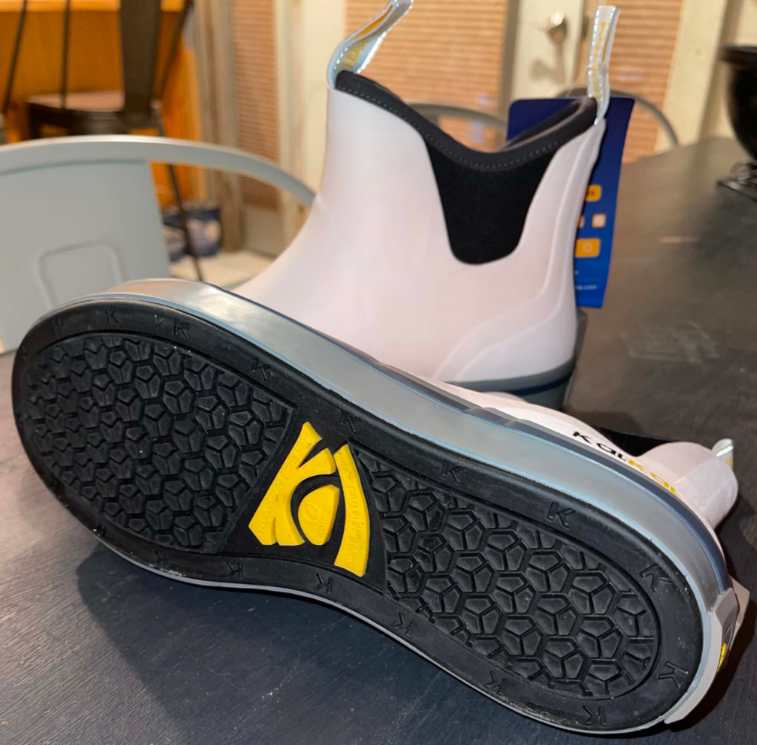 These Durable Ankle Rubber Deck Boots Are Made For Messy Weather These Durable Ankle Rubber Deck Boots Are Made For Messy Weather